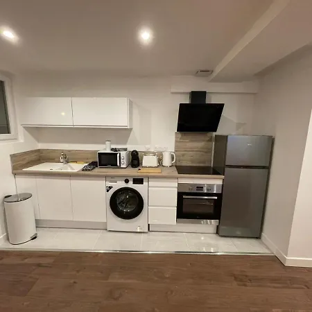 Le Jardin Niortais - Hyper Centre- Proche Gare - Paisible - Grand Jardin Privé, Wifi Hd -netflix * Niort