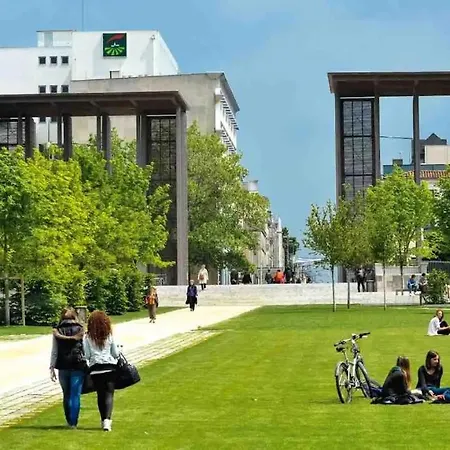 Le Jardin Niortais - Hyper Centre- Proche Gare - Paisible - Grand Jardin Prive, Wifi Hd -netflix * Niort