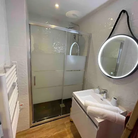 Le Jardin Niortais - Hyper Centre- Proche Gare - Paisible - Grand Jardin Privé, Wifi Hd -netflix * Niort