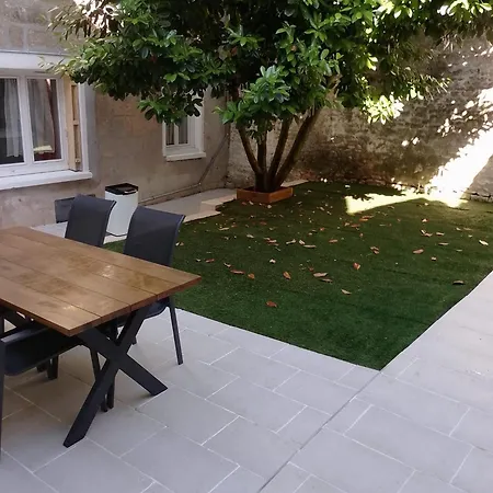 Le Jardin Niortais - Hyper Centre- Proche Gare - Paisible - Grand Jardin Privé, Wifi Hd -netflix Appartamento